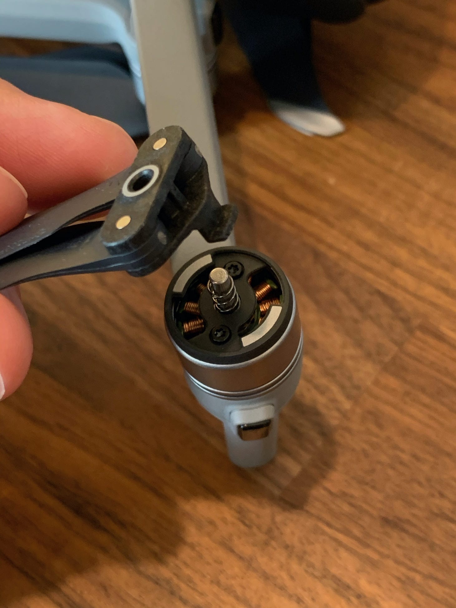 DJI Mavic Air 2 Propeller mounting system