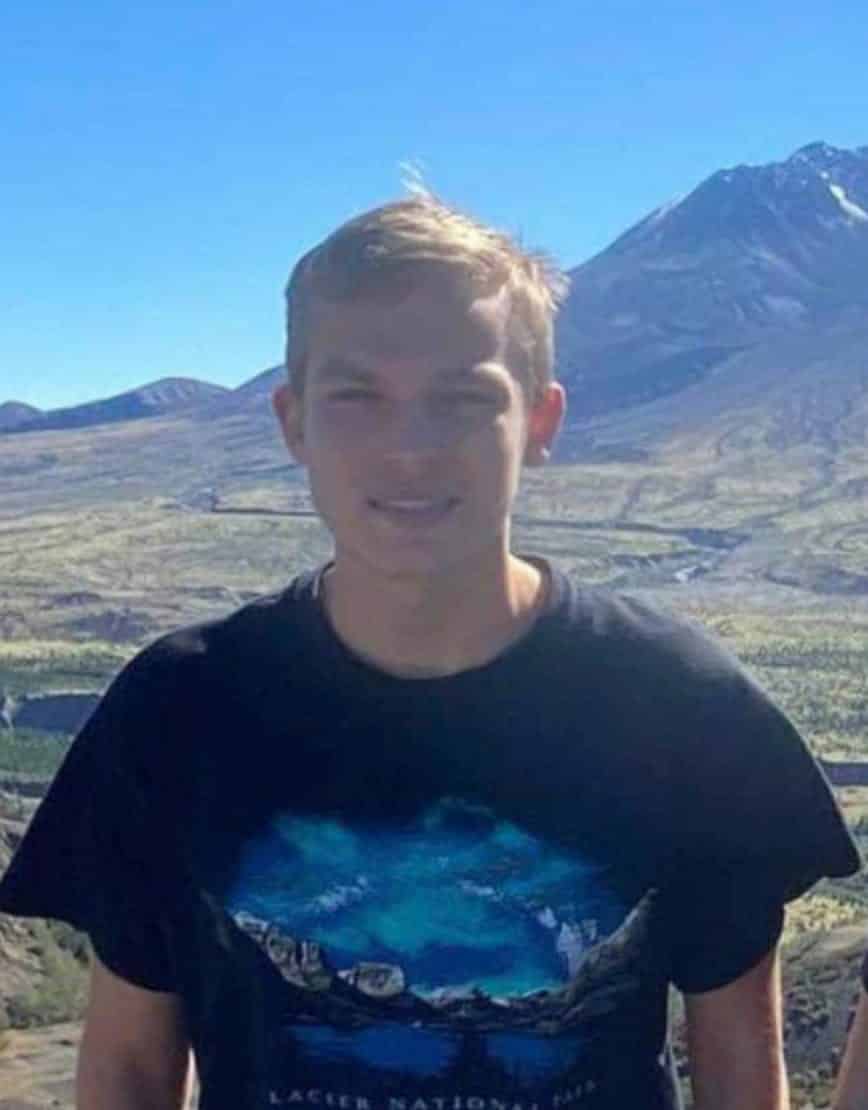 Search and rescue teams looking for the missing 16-year-old near Mount St. Helens.