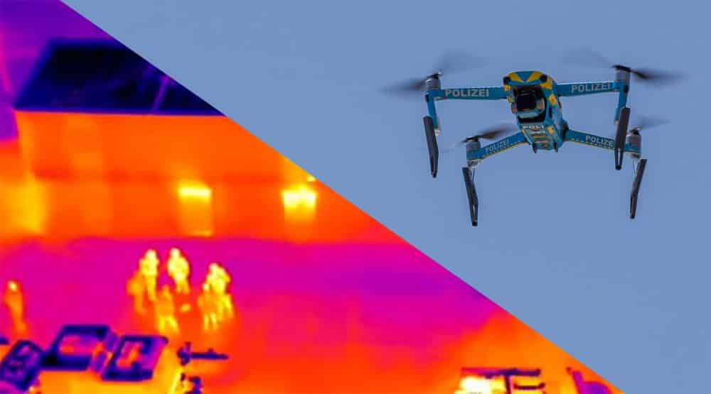 Split view pairing a thermal image of people with a blue Polizei-marked quadcopter in flight.
