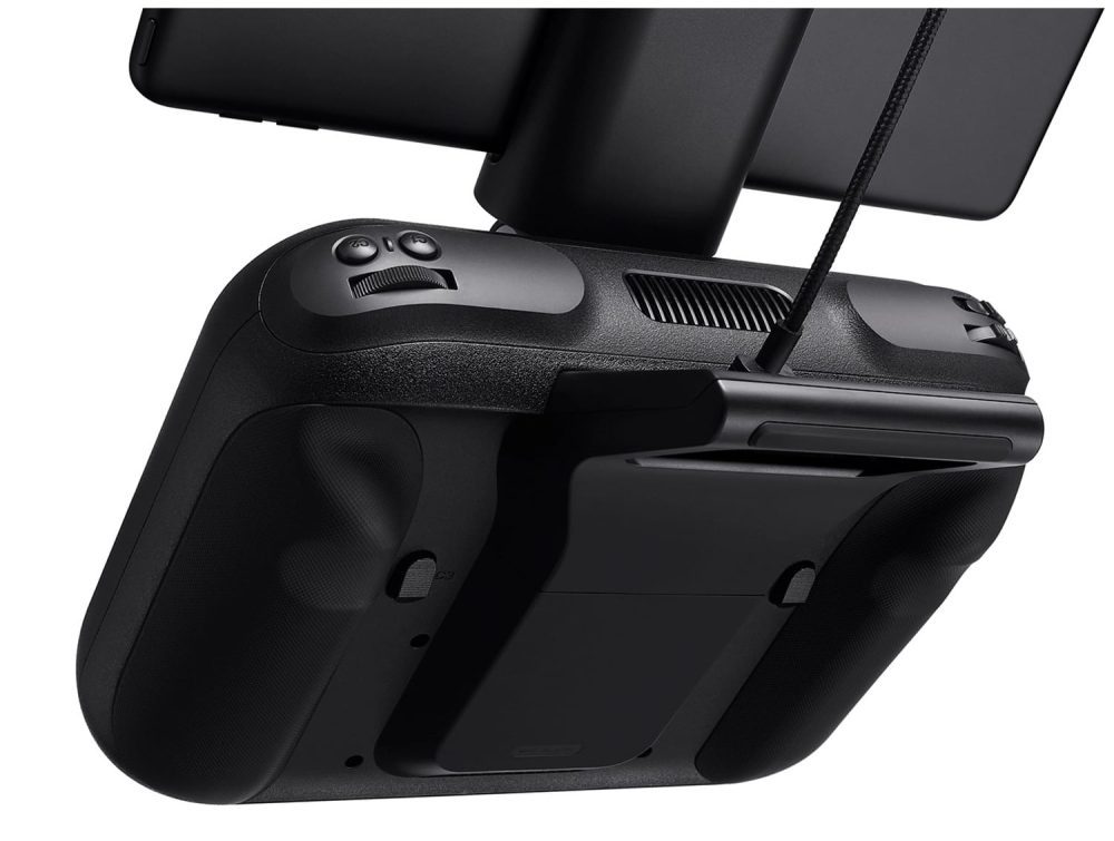 Sony Airpeak S1 carrying an Alpha 7S III with a 24mm lens.