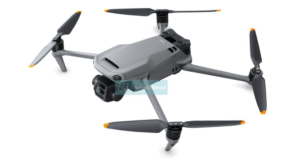 Leaked store photo of the DJI Mavic 3, the European version expected under 900 grams.