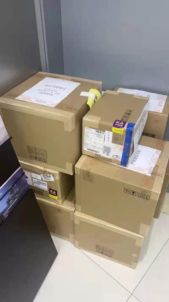 Close view of the Mavic 3 packaging, with every line of text in Chinese.