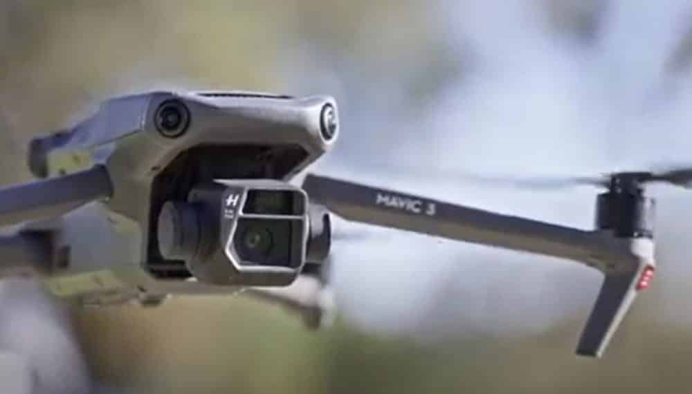 Early this morning, a DJI Mavic 3 review showed up online days before the expected launch on November 5th. It seems that the video review was accidentally made public on Google Drive.