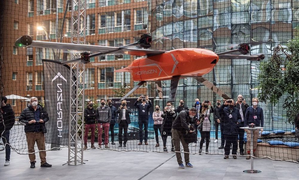 Rescue drone HORYZN with defibrillator developed by German students