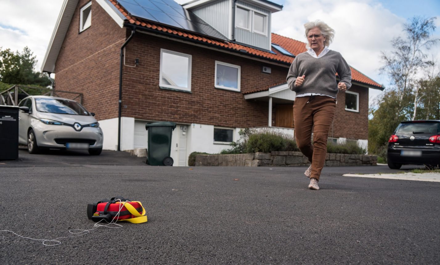 DJI Matrice 600 delivers AED within three minutes to help save man's life