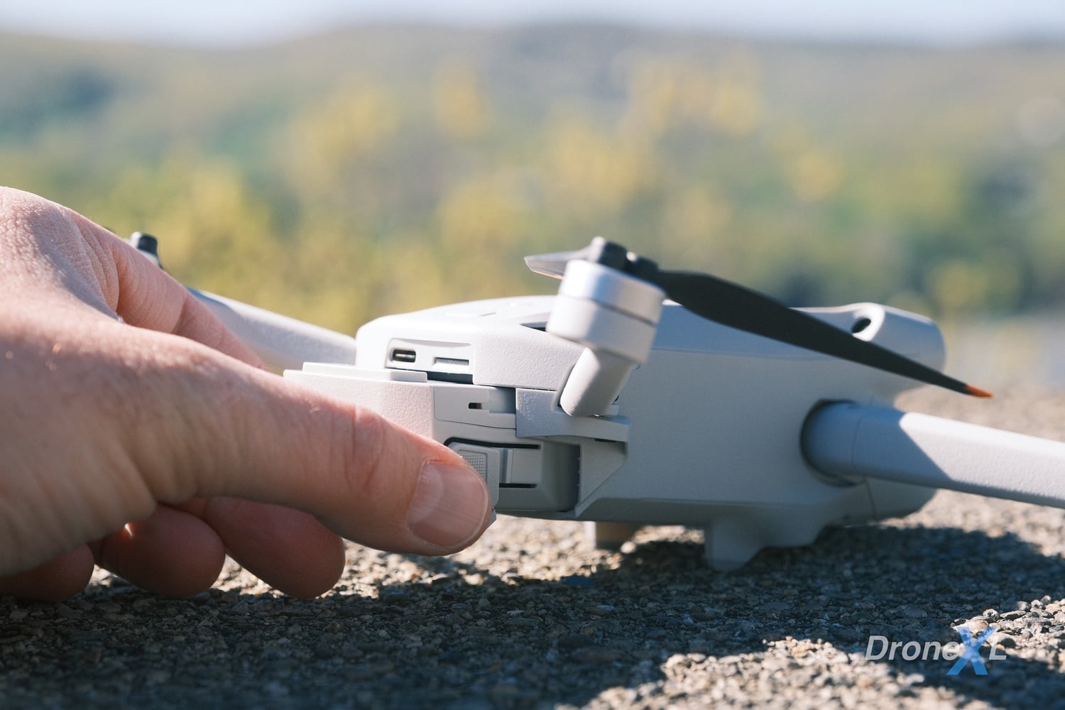 DJI Mini 3 Pro batteries, with only the standard pack marked 249 grams for the sub-250 limit.