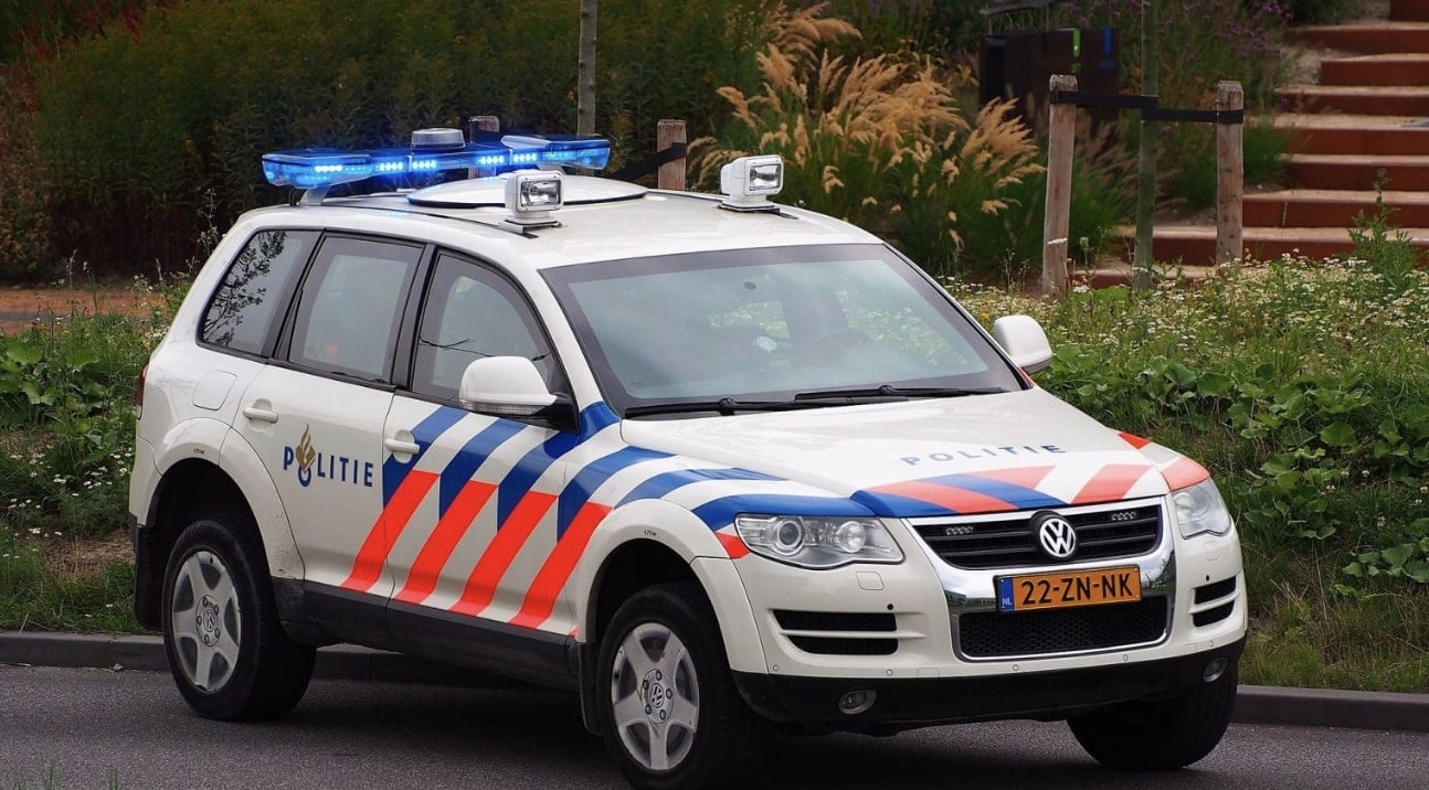 Report on the Tholen shooting that left a Dutch drone pilot injured in the arm.