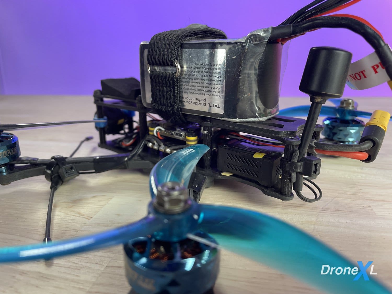 Ultra-wide O3 view where props and standoffs creep into the edge of frame.