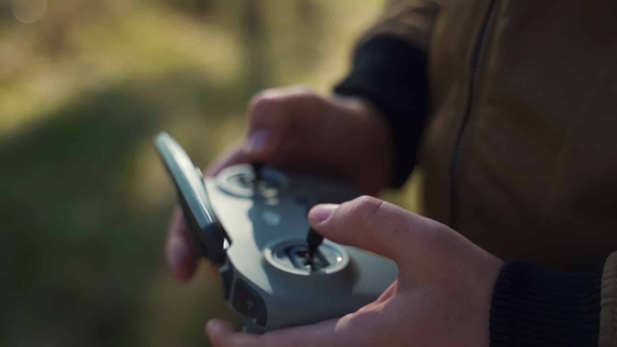 The Avata's large top-mounted battery, good for about 13 minutes of cruising.