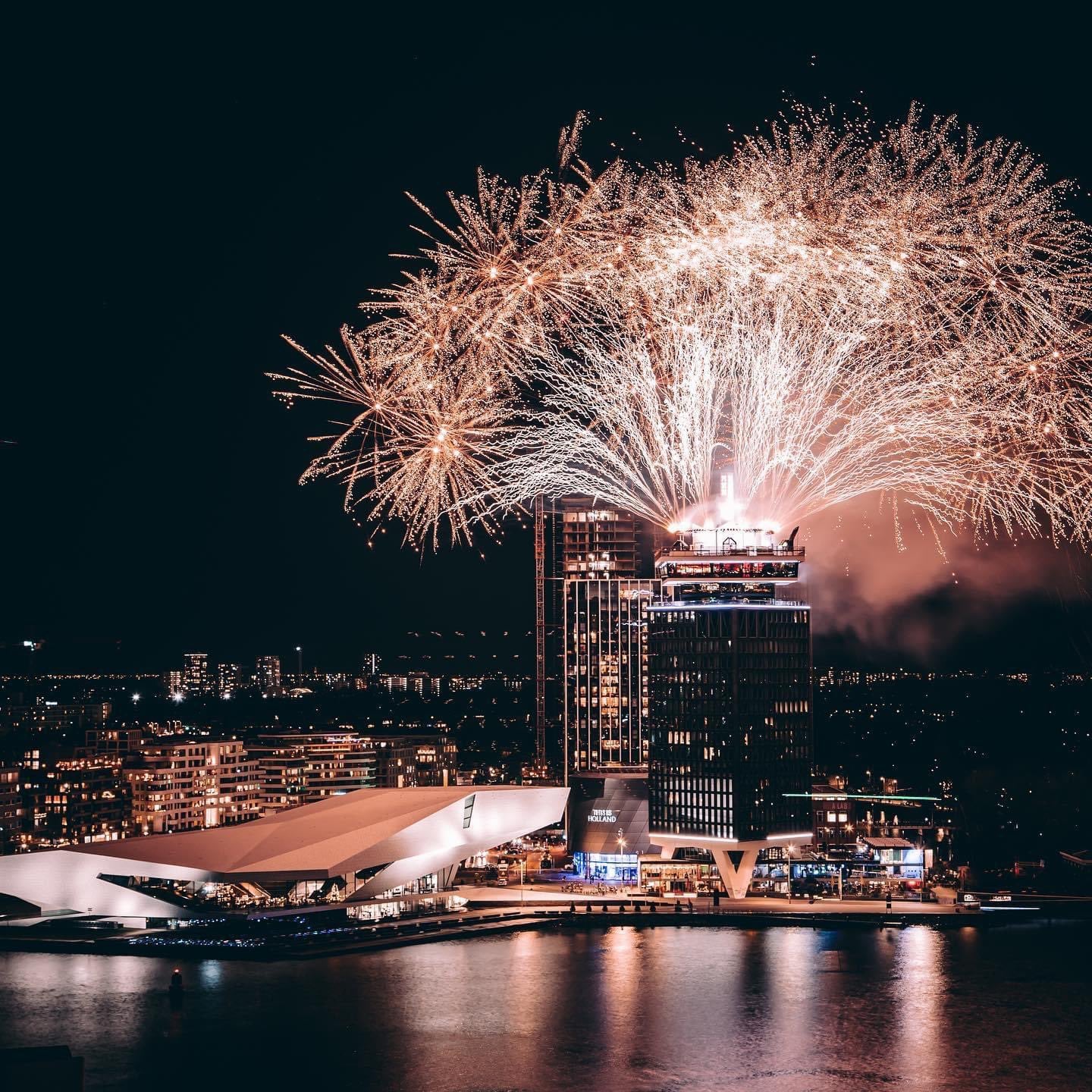 2023 Drone Show in Amsterdam attracts large crowds