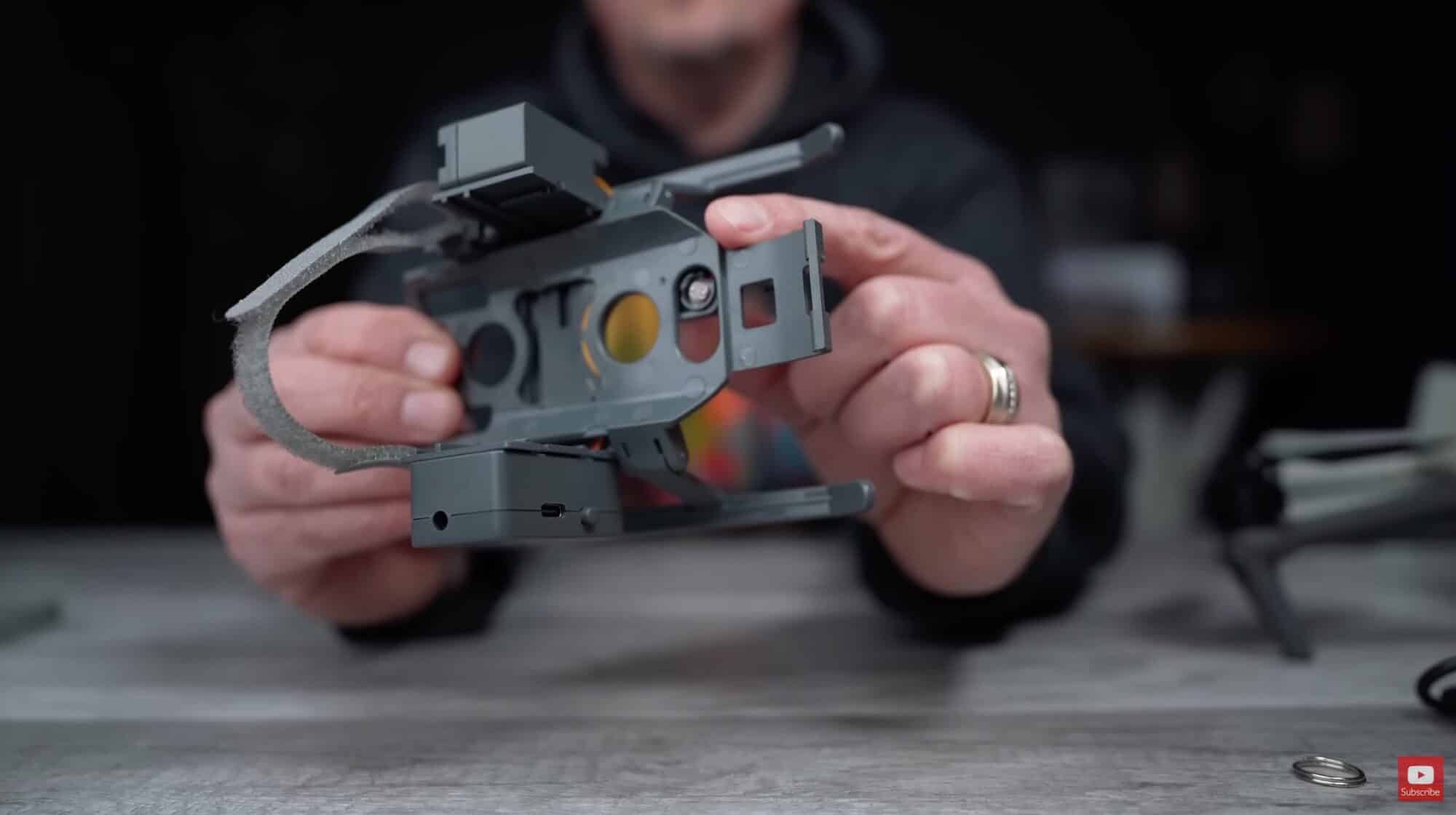 The light sensor on the release that lines up with the Mavic 3 auxiliary light.