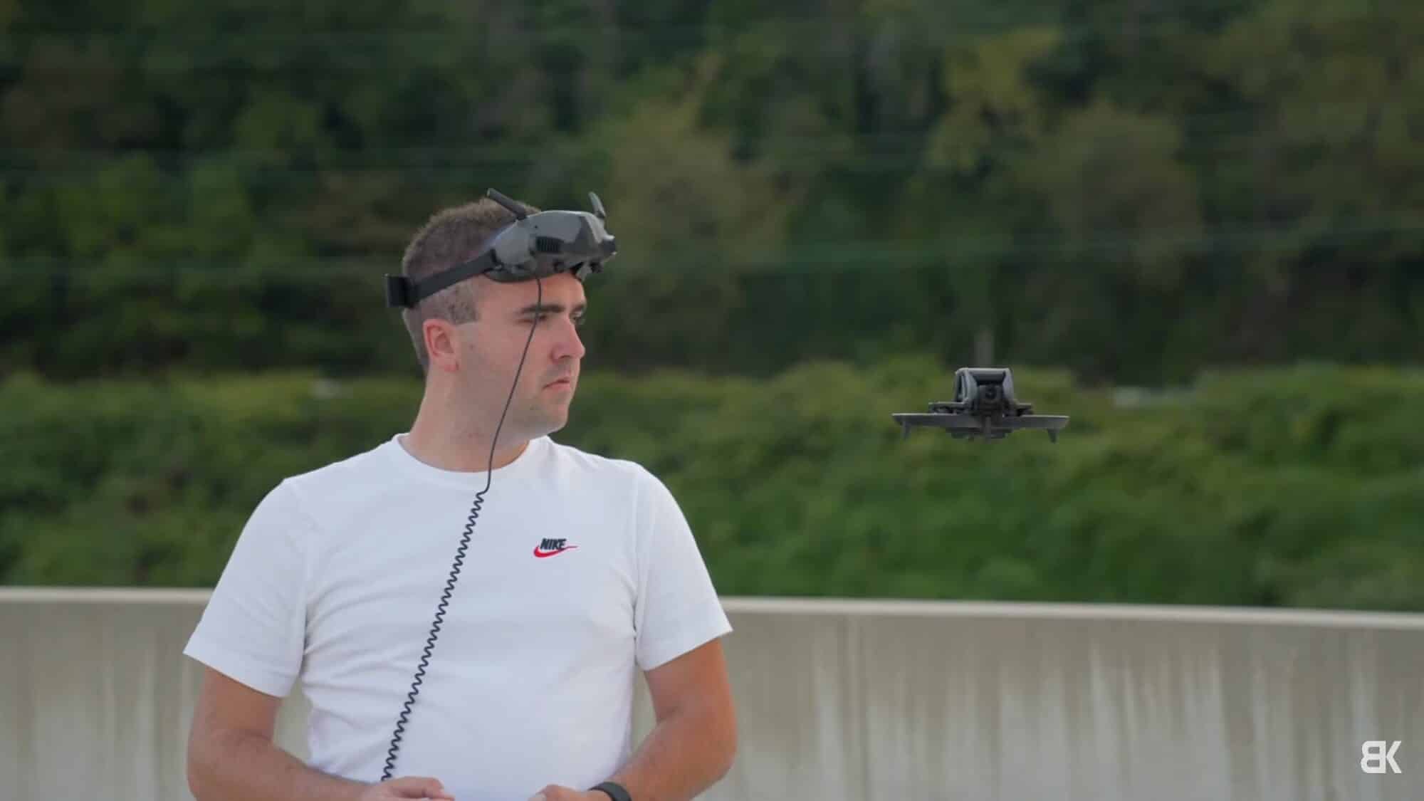 Goggles Integra built-in GPS that handles Remote ID without plugging in a phone.