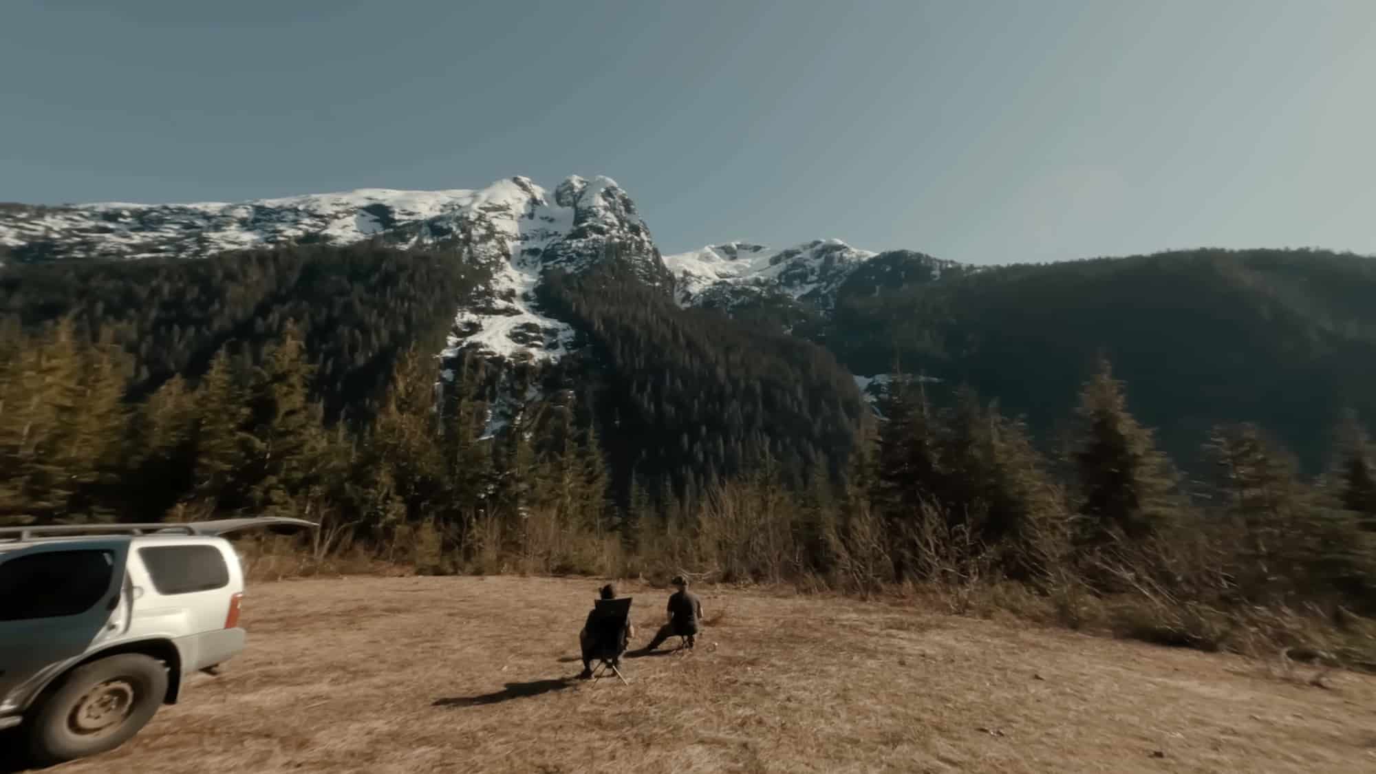 A Canadian FPV drone pilot recently serendipitously captured astonishing footage of an avalanche at a mountain on Vancouver Island.