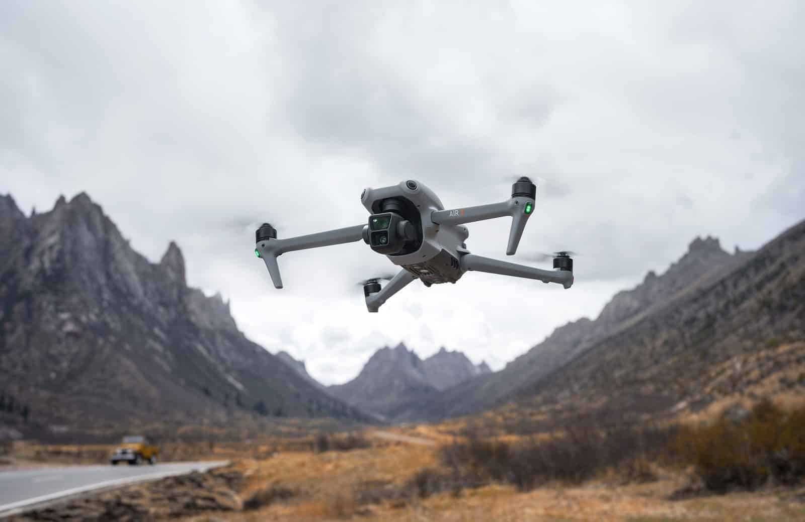 DJI Air 3 sample still shown alongside its 46-minute flight time claim.