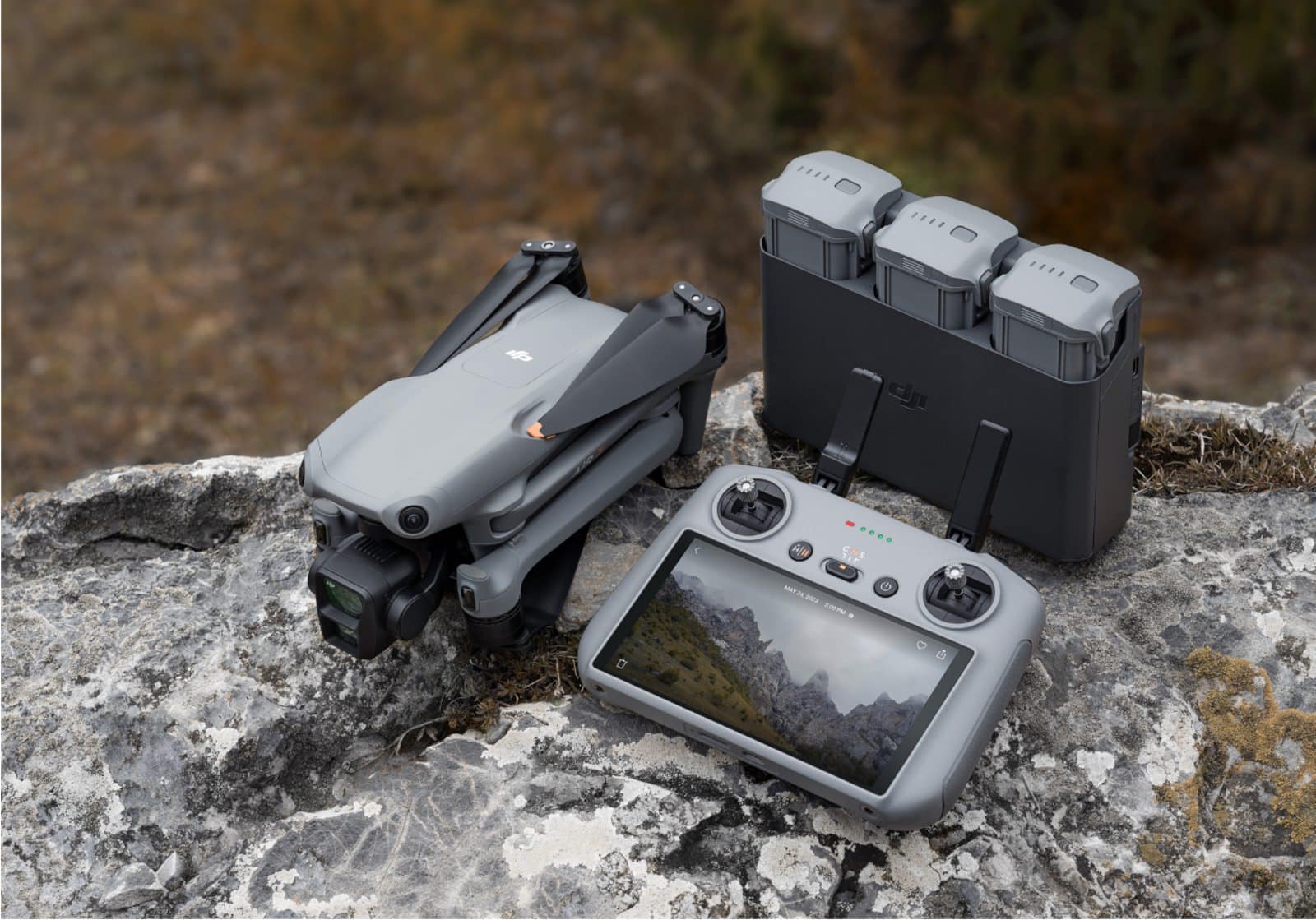 The DJI Air 3 battery charging hub with its power accumulation function.