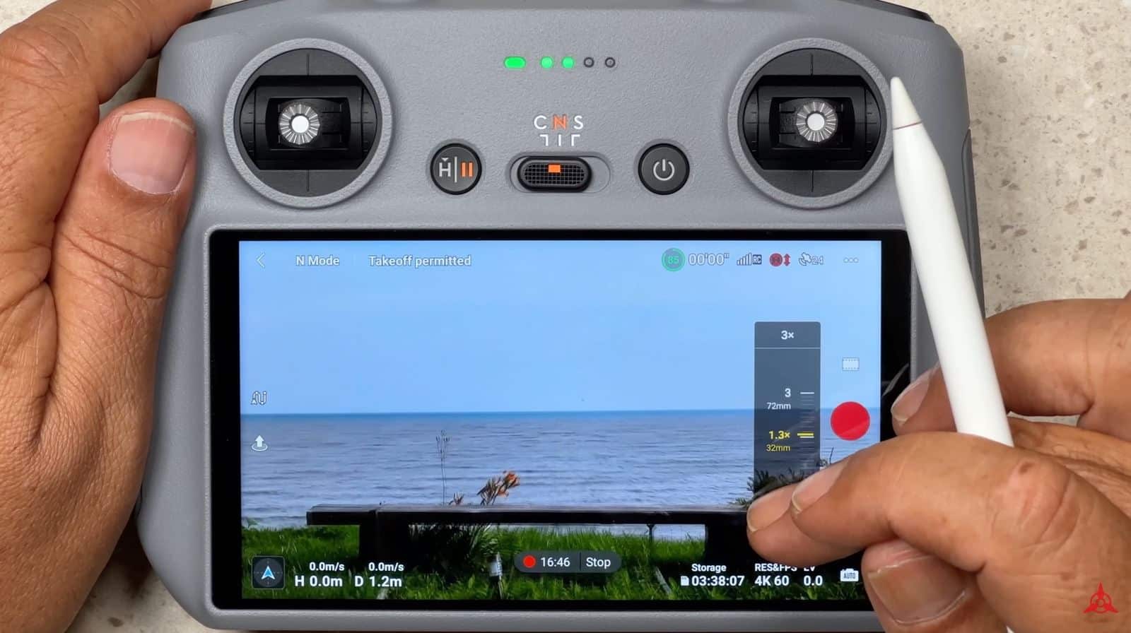 Zoom slider in DJI Fly for stepping between 1X and 3X on the DJI Air 3.