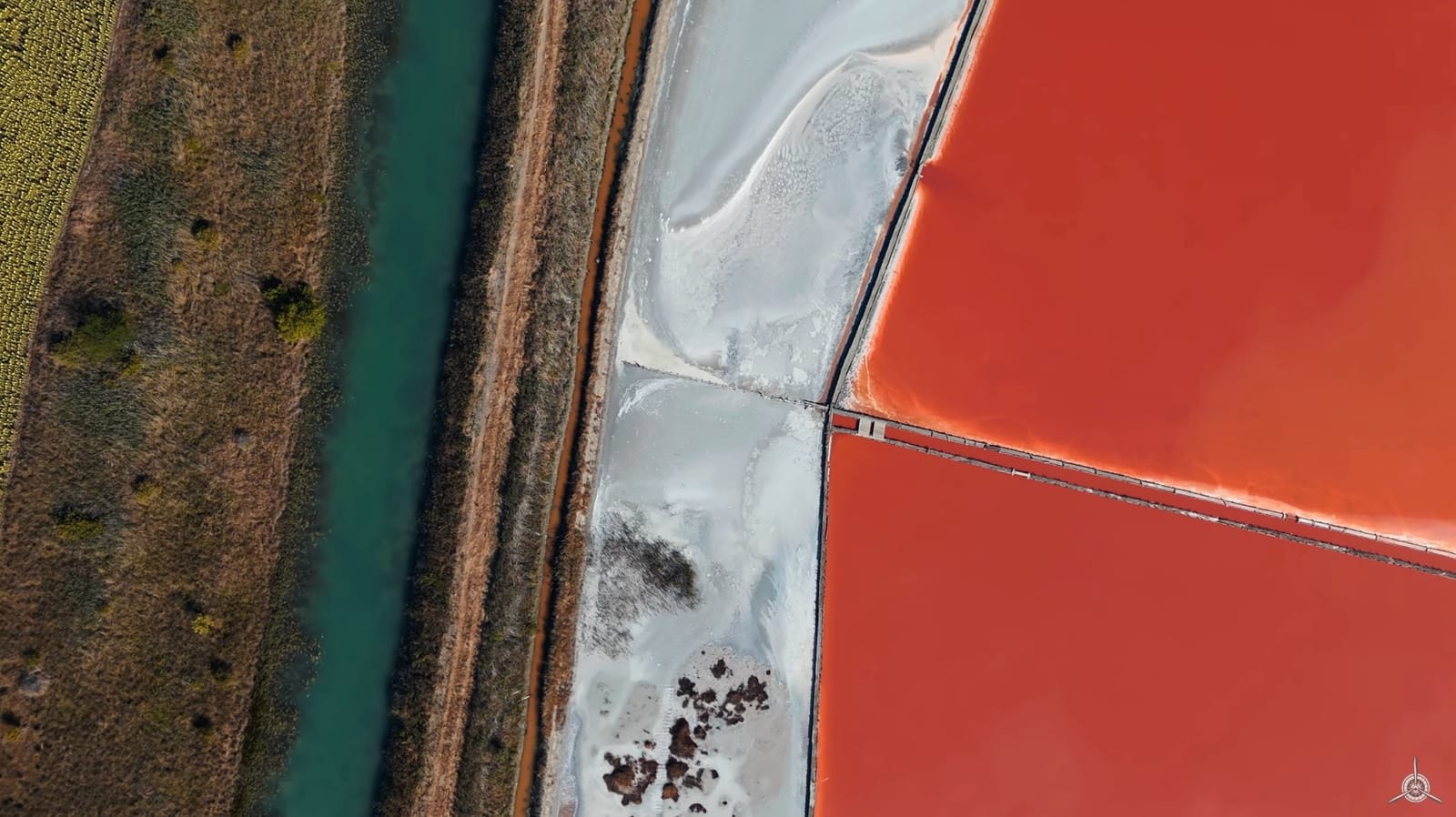 Another DJI Air 3 sample image from the review gallery.