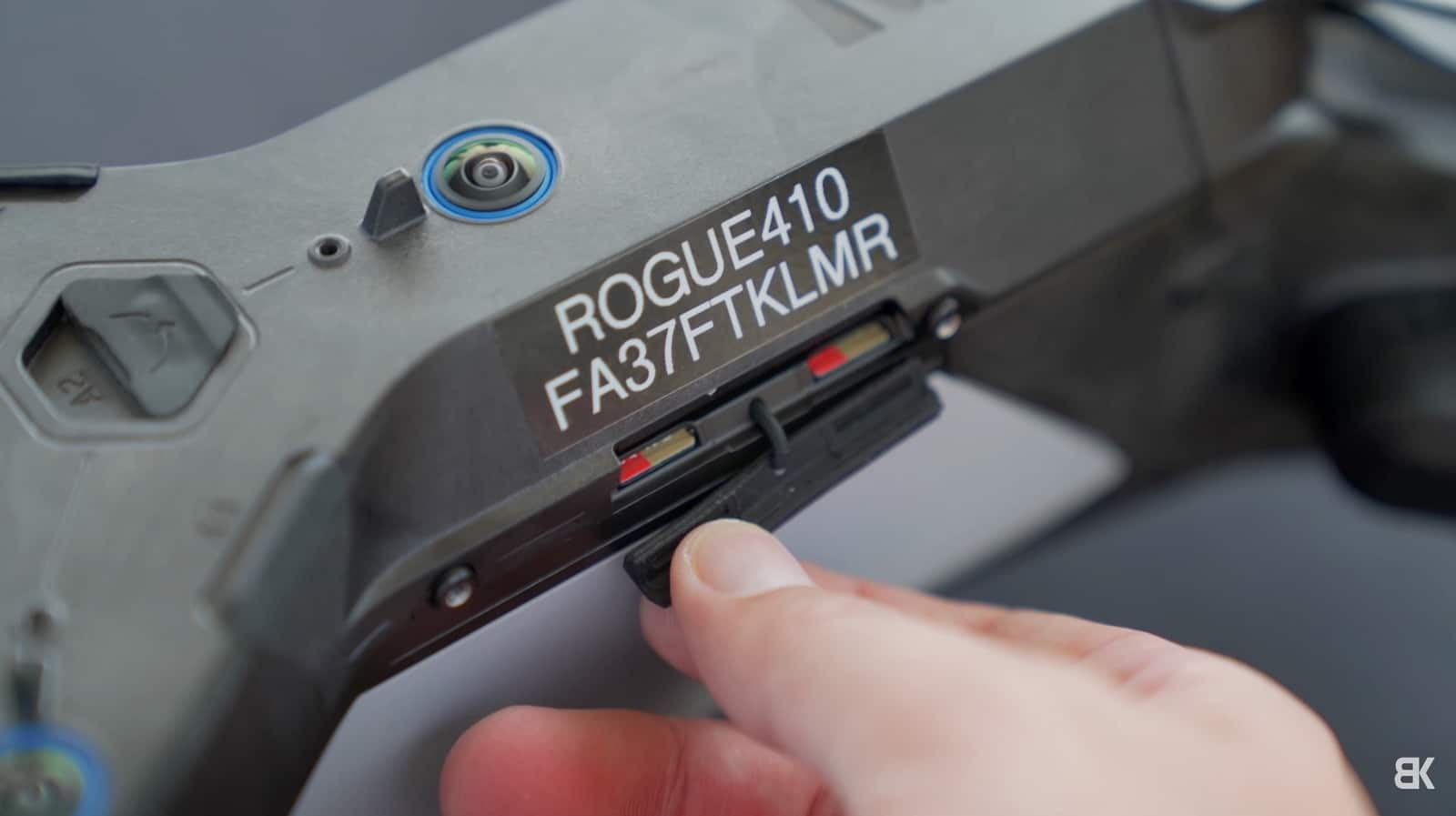 Skydio X10 microSD car slots