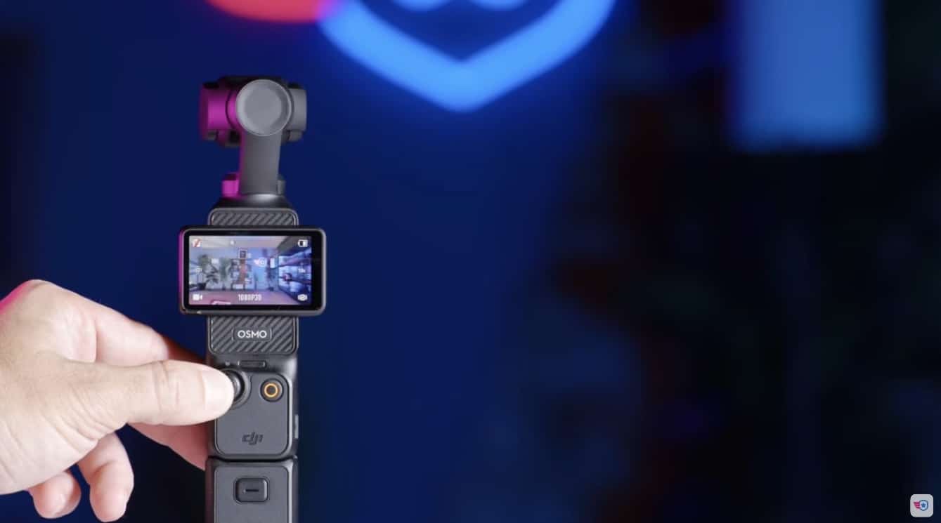 Rotating screen on the Pocket 3 switching the camera into vertical format.