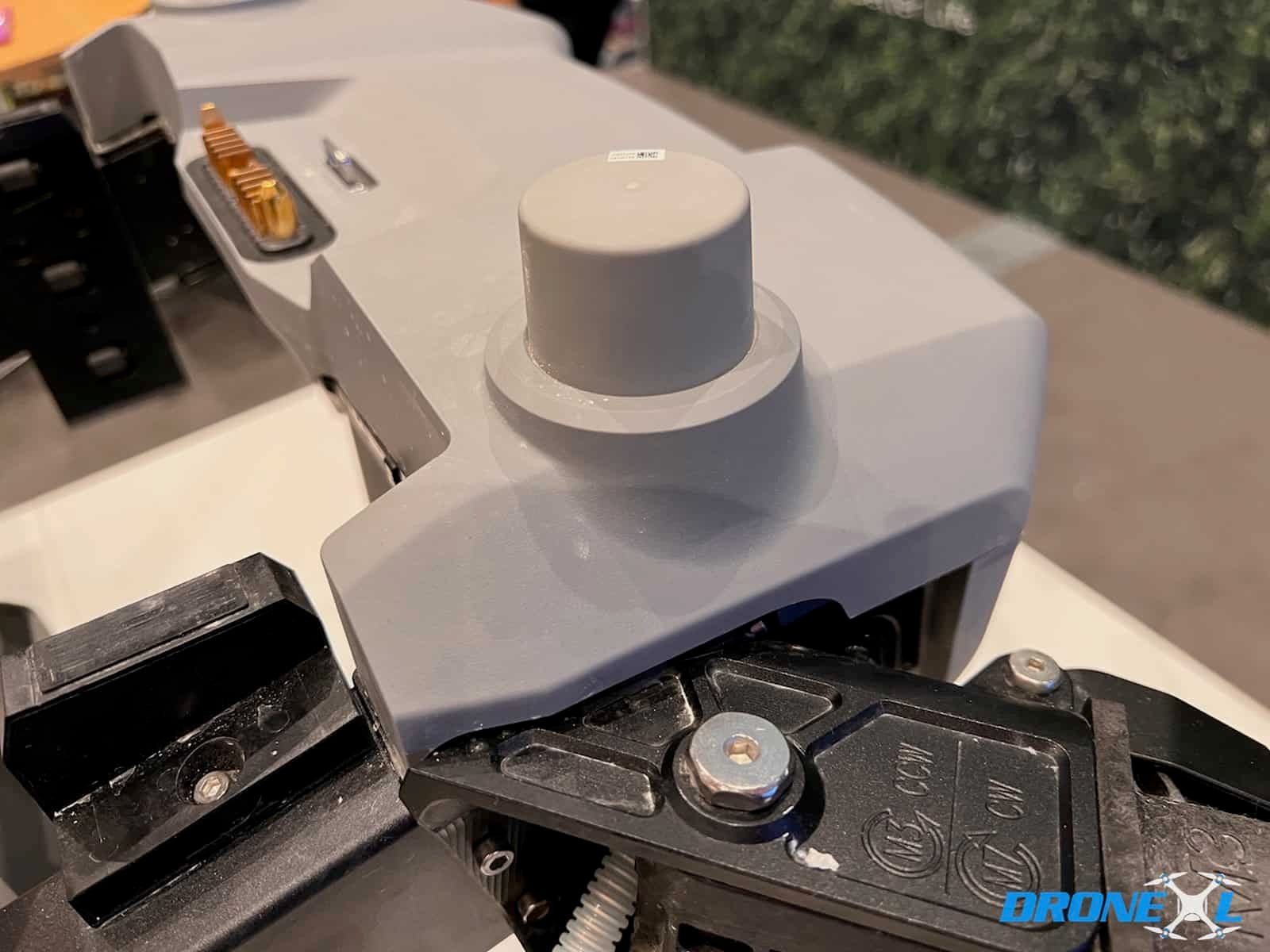 During DJI Airworks 2022, the DJI Argas T40 was on display. This agricultural drone is impressive in size as you can see in the photos. We can only imagine what the DJI Airgas T60 will be like.