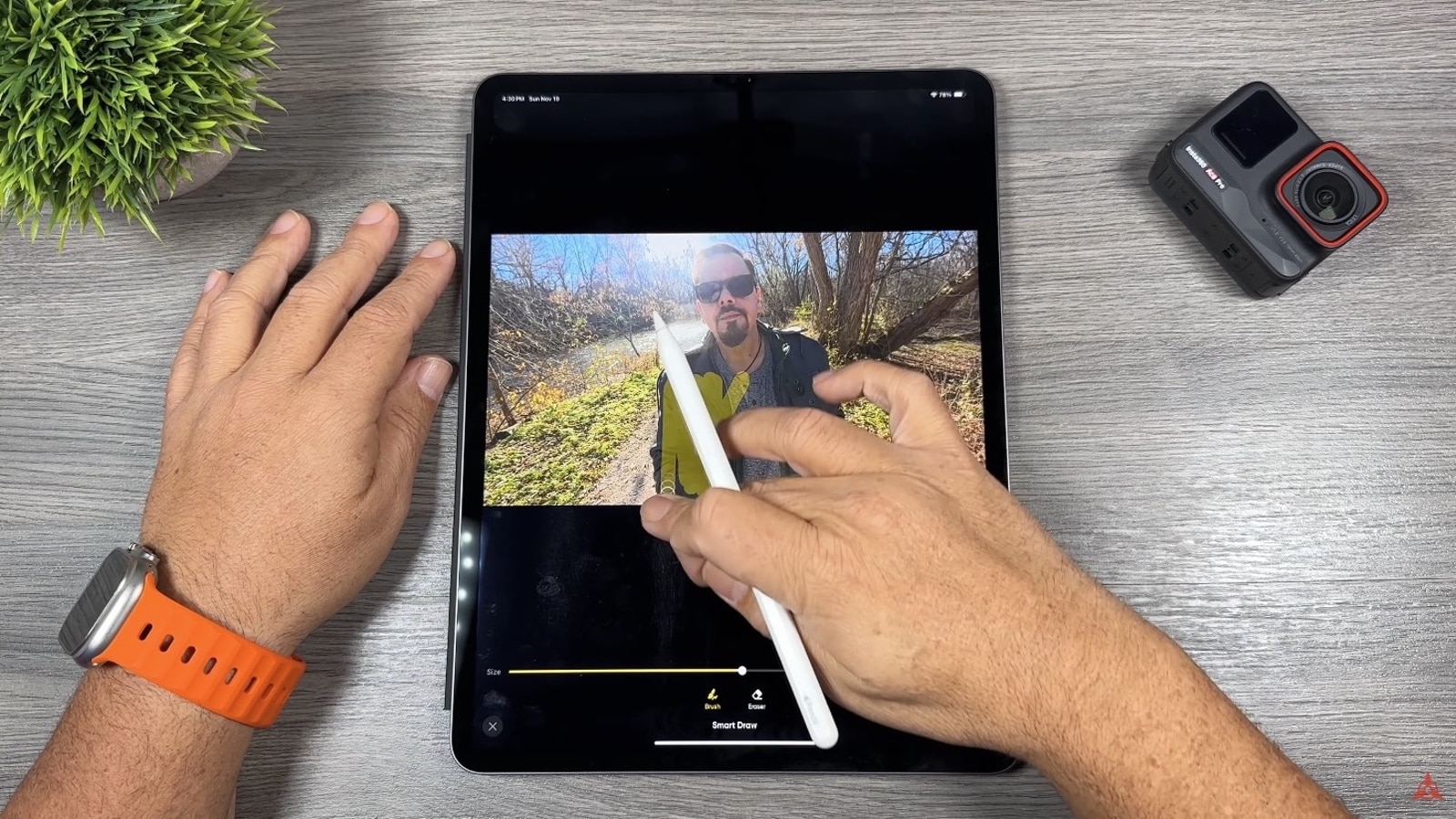 Selecting a short clip in the AI Warp editor inside the Insta360 app.