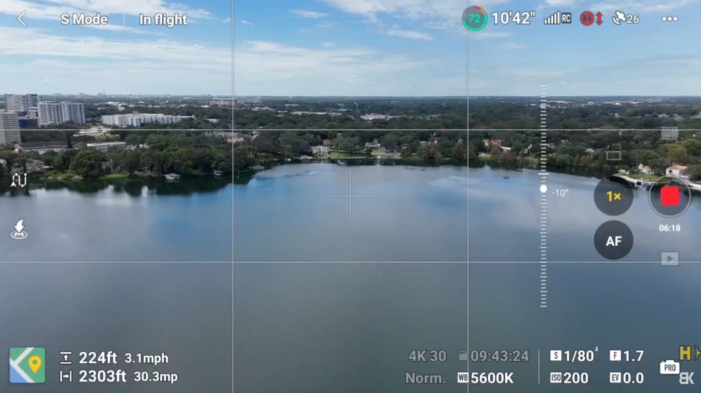 The four O4 antennas on the Mini 4 Pro against the Mini 3 Pro dual antennas.