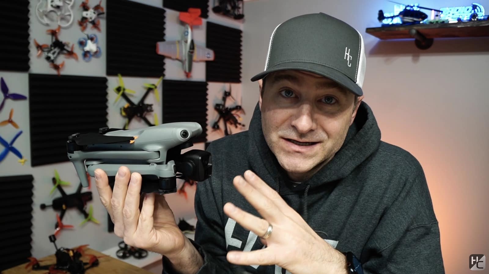 The Cogito Specta Air shell, which carries no DJI branding anywhere on it.