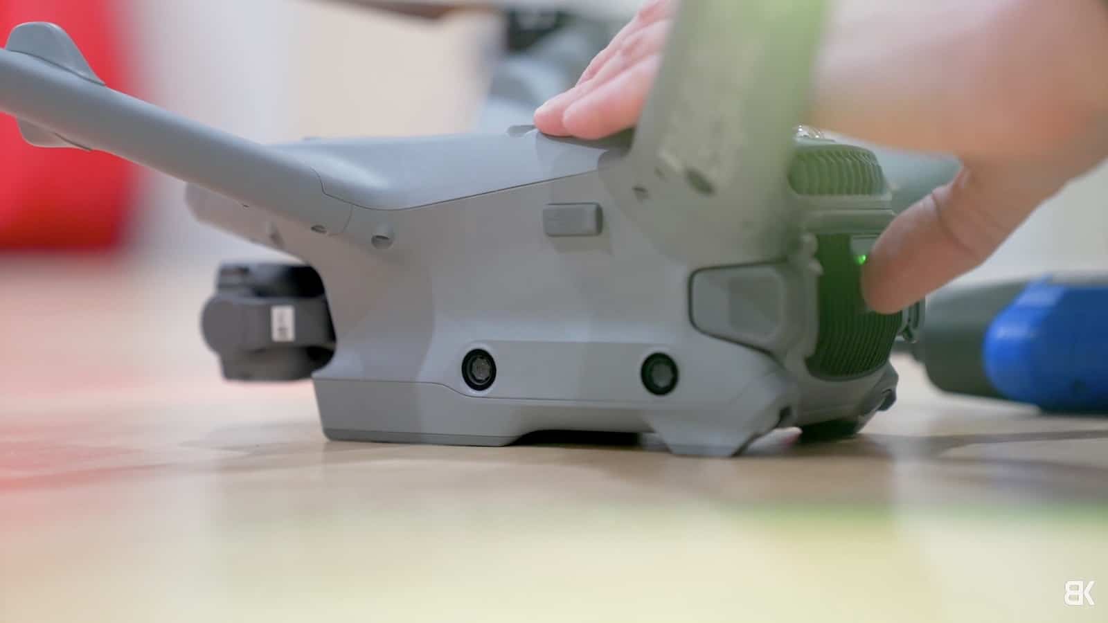 Matrice 3D airframe shown in the section covering its 50-minute flight time.