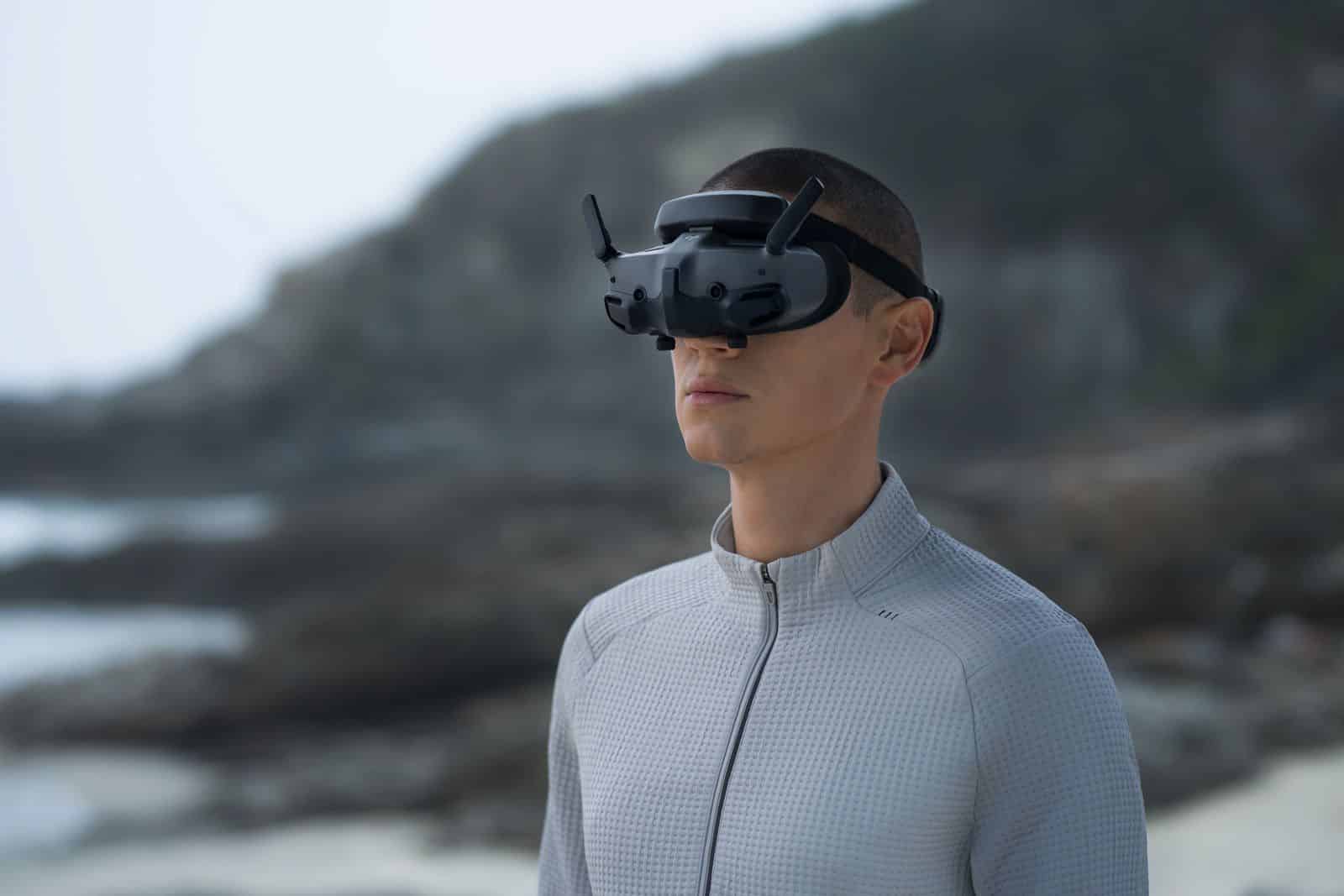 Integrated headband of the DJI Goggles 3, part of the Avata 2 gallery.