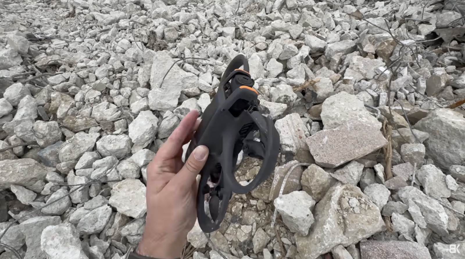 Avata 2 propeller guard and propeller, the two parts needing replacement.
