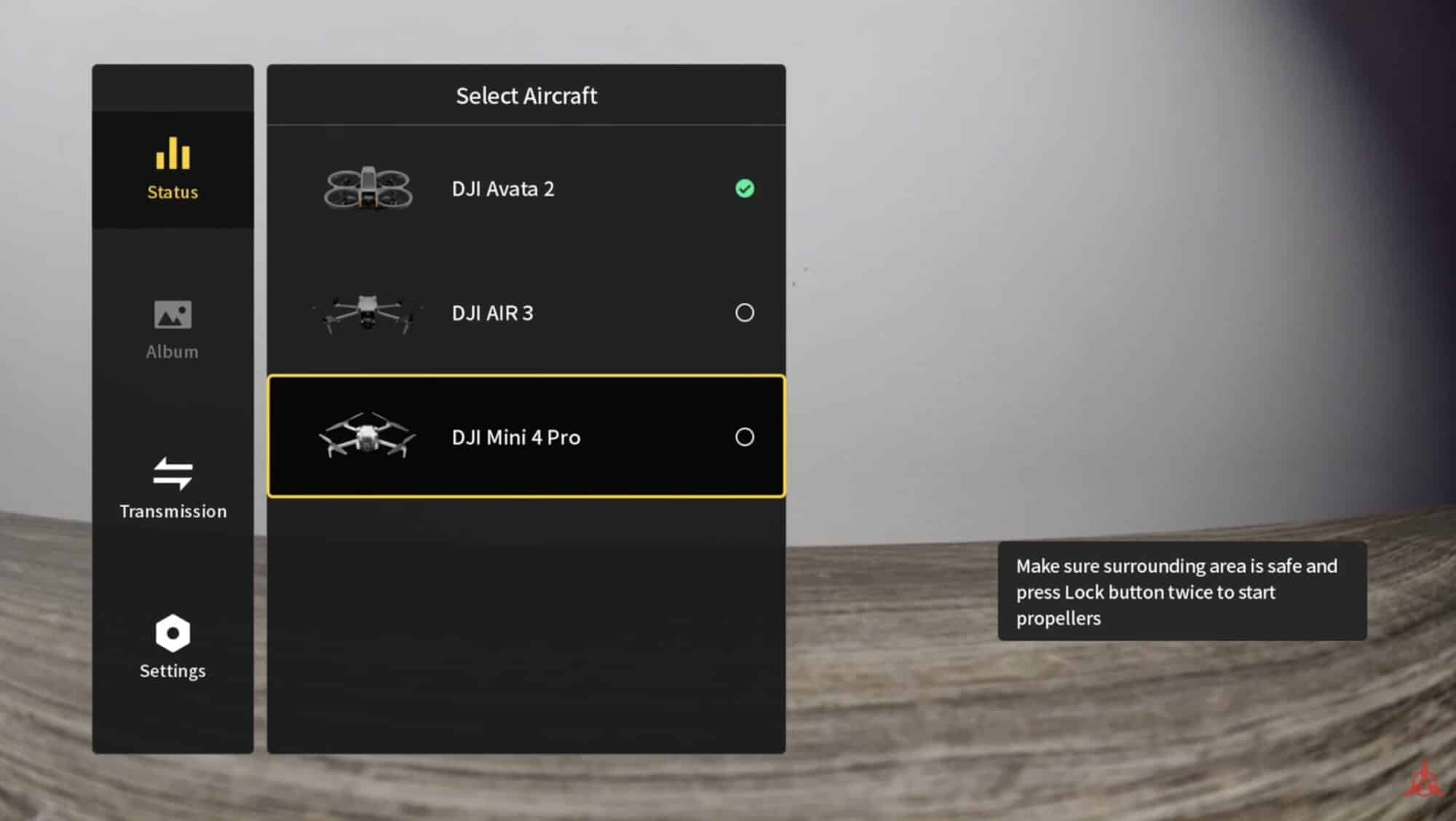The Goggles 3 status menu with Mini 4 Pro chosen during the firmware switch.