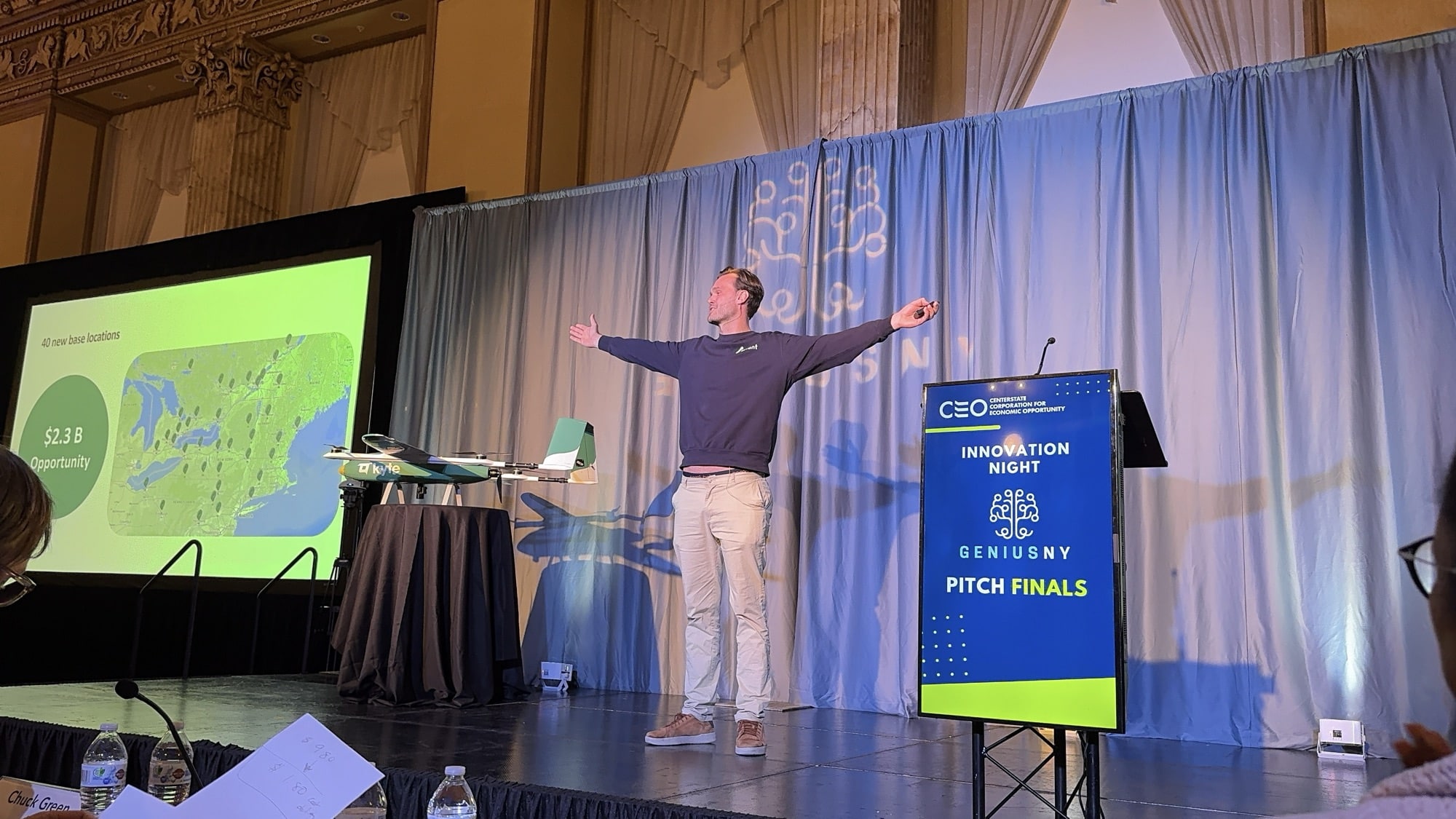 Aviant founder Lars Erik Matsson Fagernaes pitching on stage at the GENIUS NY finals.
