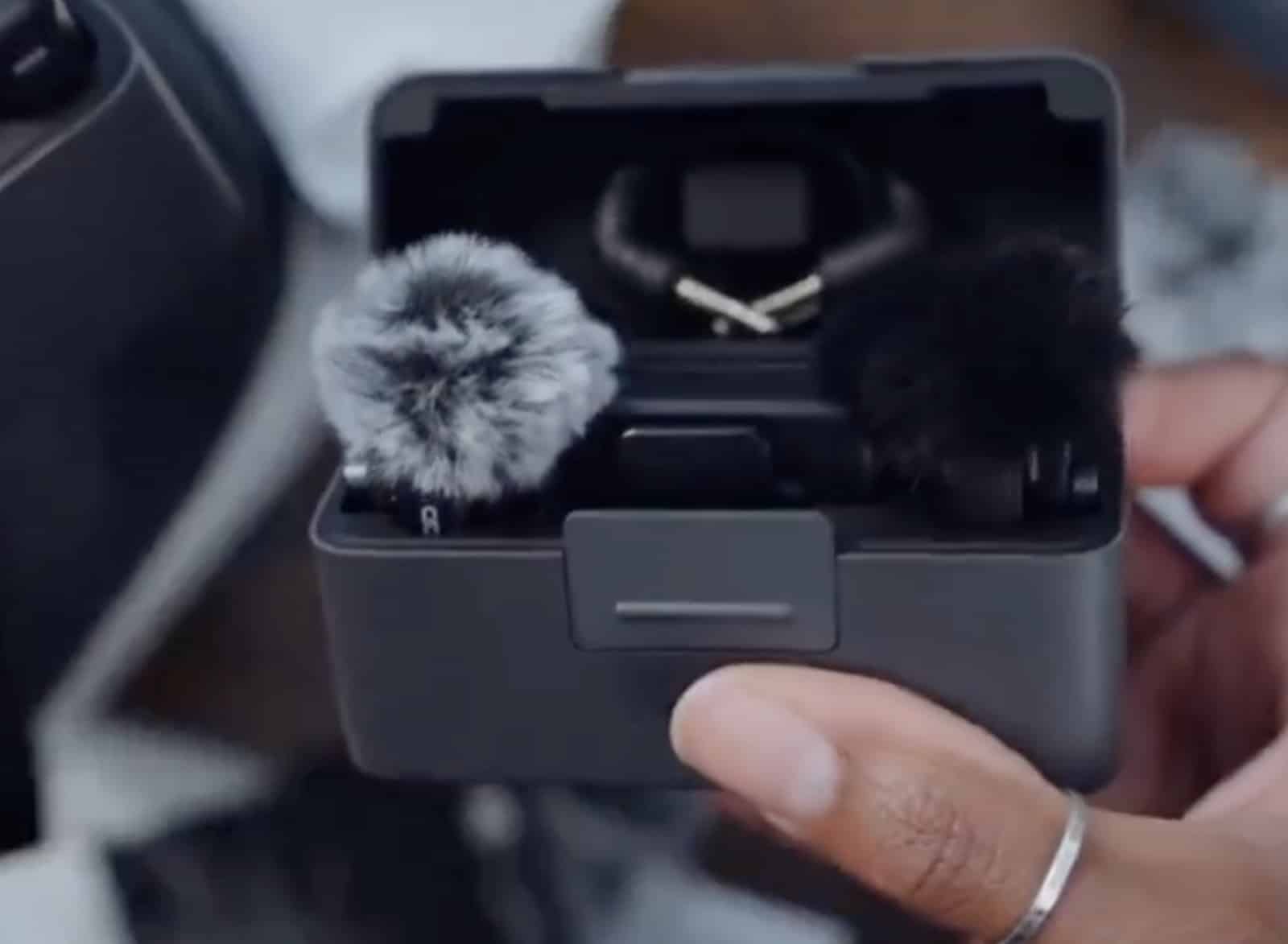 Black and gray windscreens and mounting clips bundled with the Mic Mini.