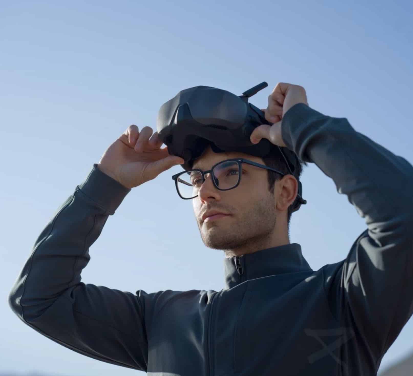 Close view of the Goggles N3 head strap and eyewear-friendly interior.