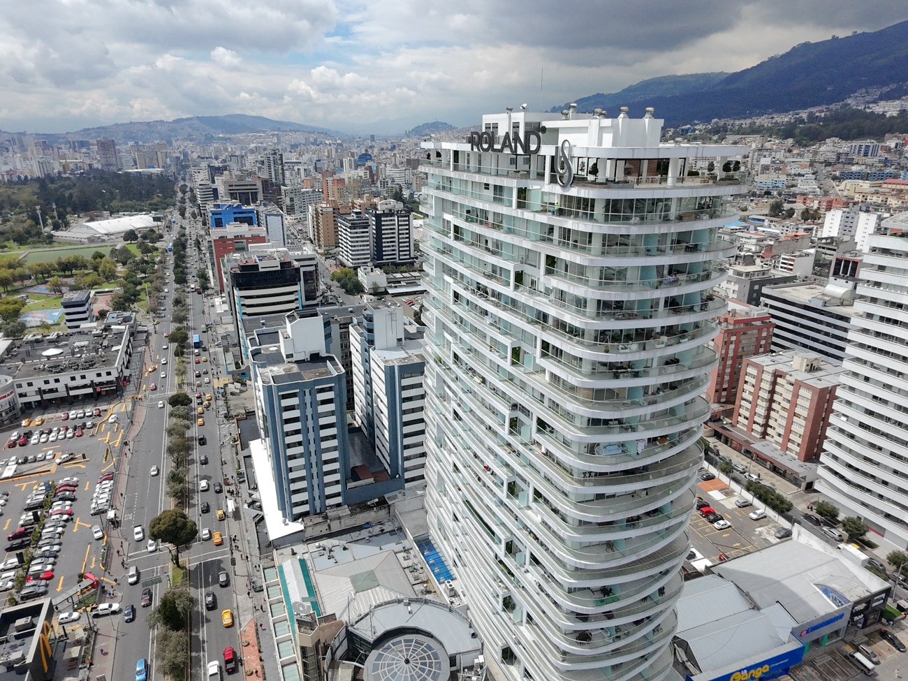 Metropolitan Quito, shoot with Dji Neo