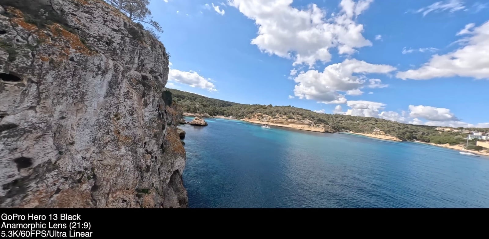Comparison frame showing the 21:9 anamorphic field of view versus a simple crop.
