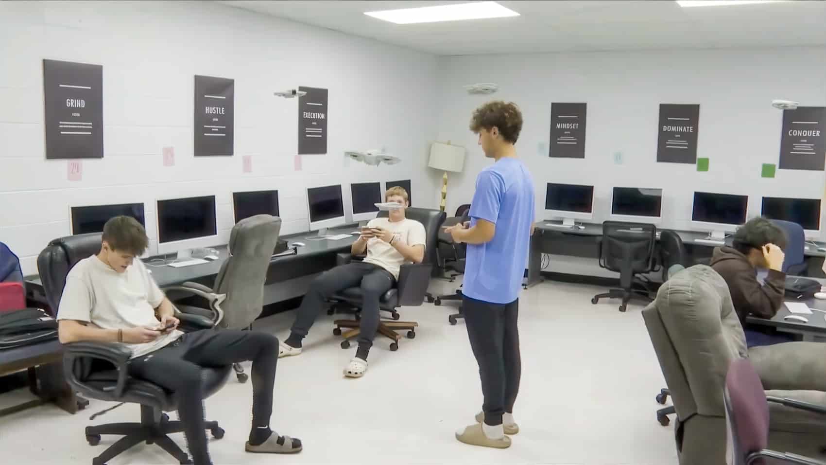 Students Train on DJI Neo Drones in New Missouri Program