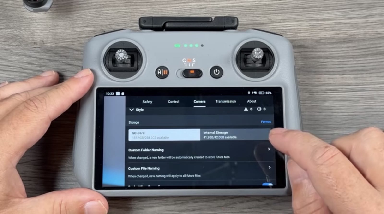 Controller screen open on the storage menu offering SD card or internal memory.