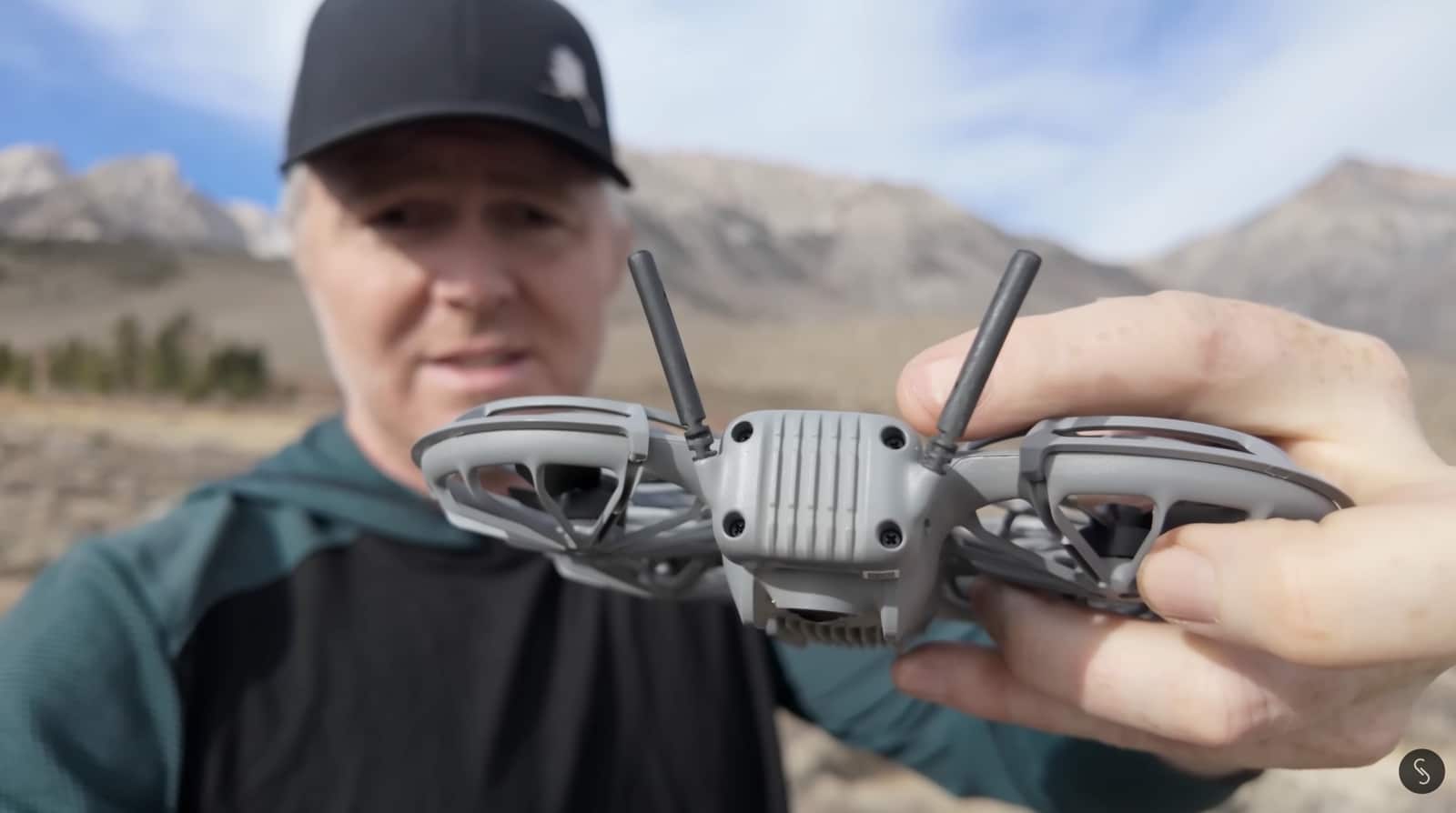 The Neo 2 following its subject from the side using the new directional follow modes.
