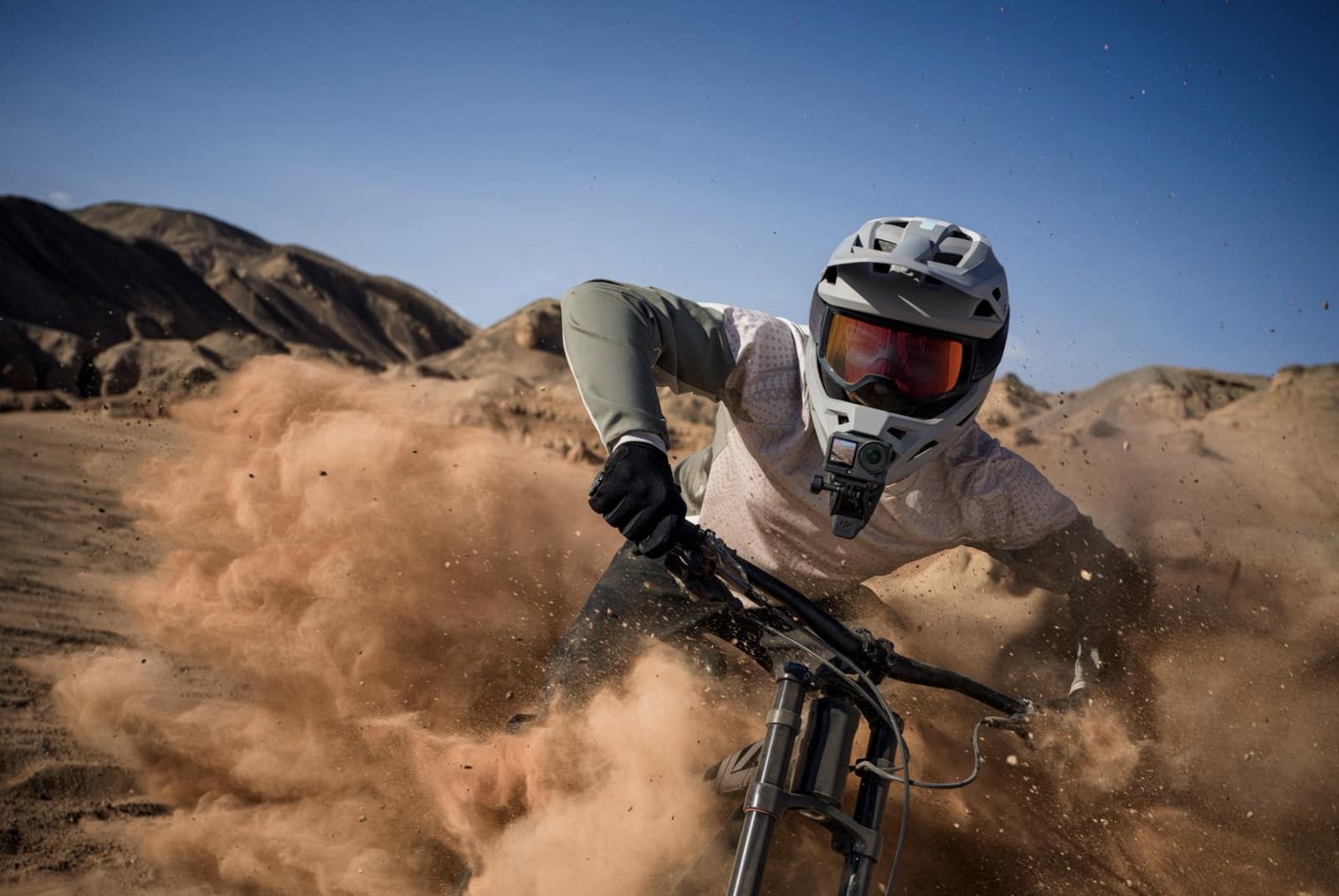 DJI Osmo Action 6 Breaks Action Camera Barrier With Variable Aperture and Professional Sensor