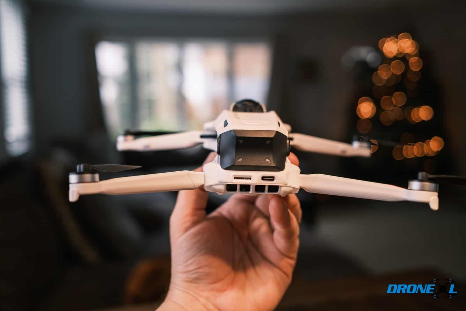 The retractable landing gear that shields the A1 downward-facing lens.