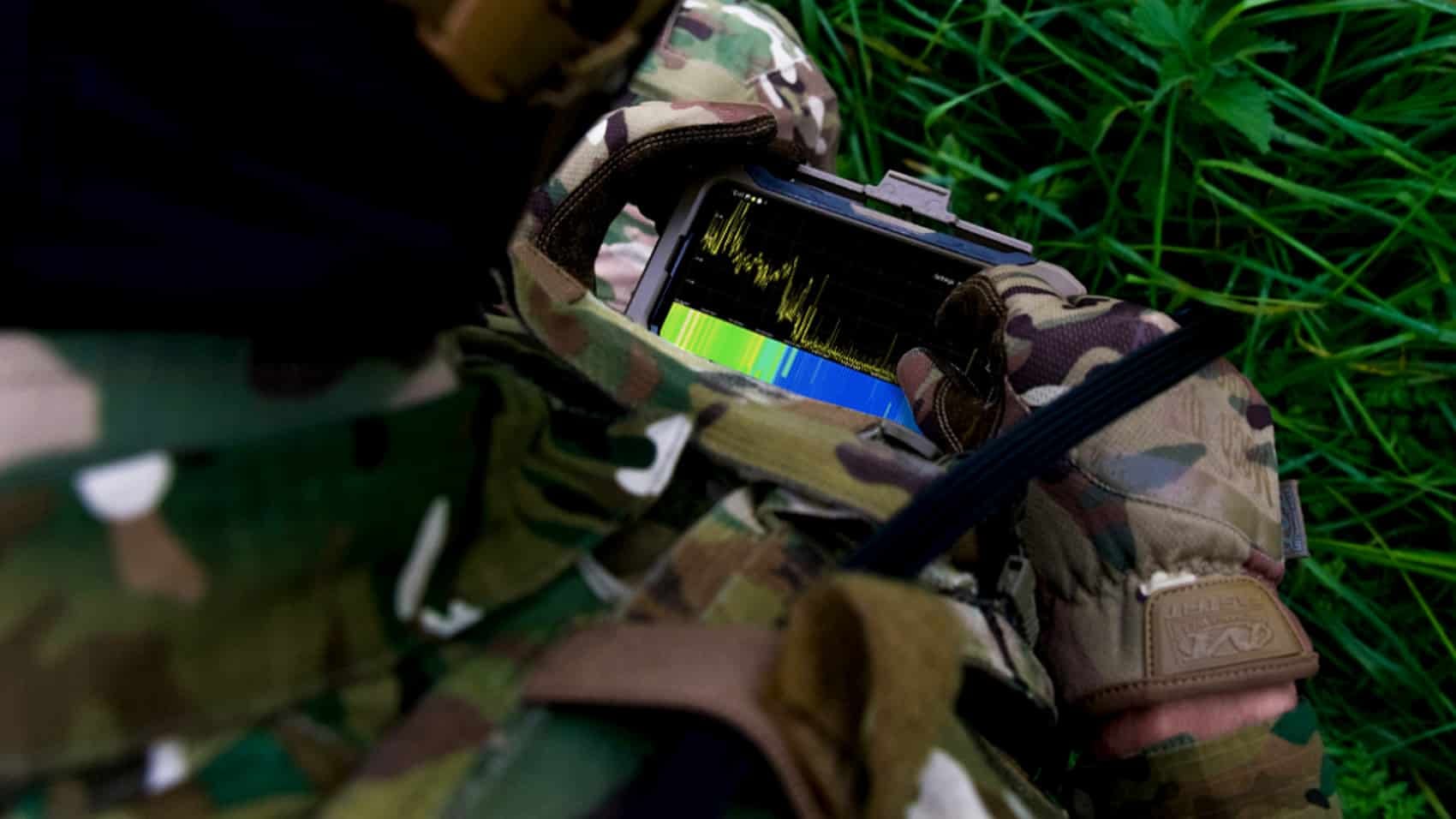MyDefence spectrum visualization shared with the team inside ATAK.