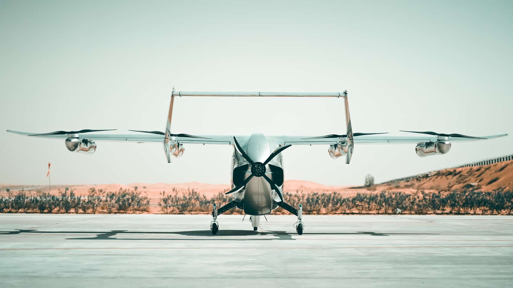 The Lodd Hili hybrid VTOL cargo aircraft, with eight electric lift motors and a rear pusher engine.