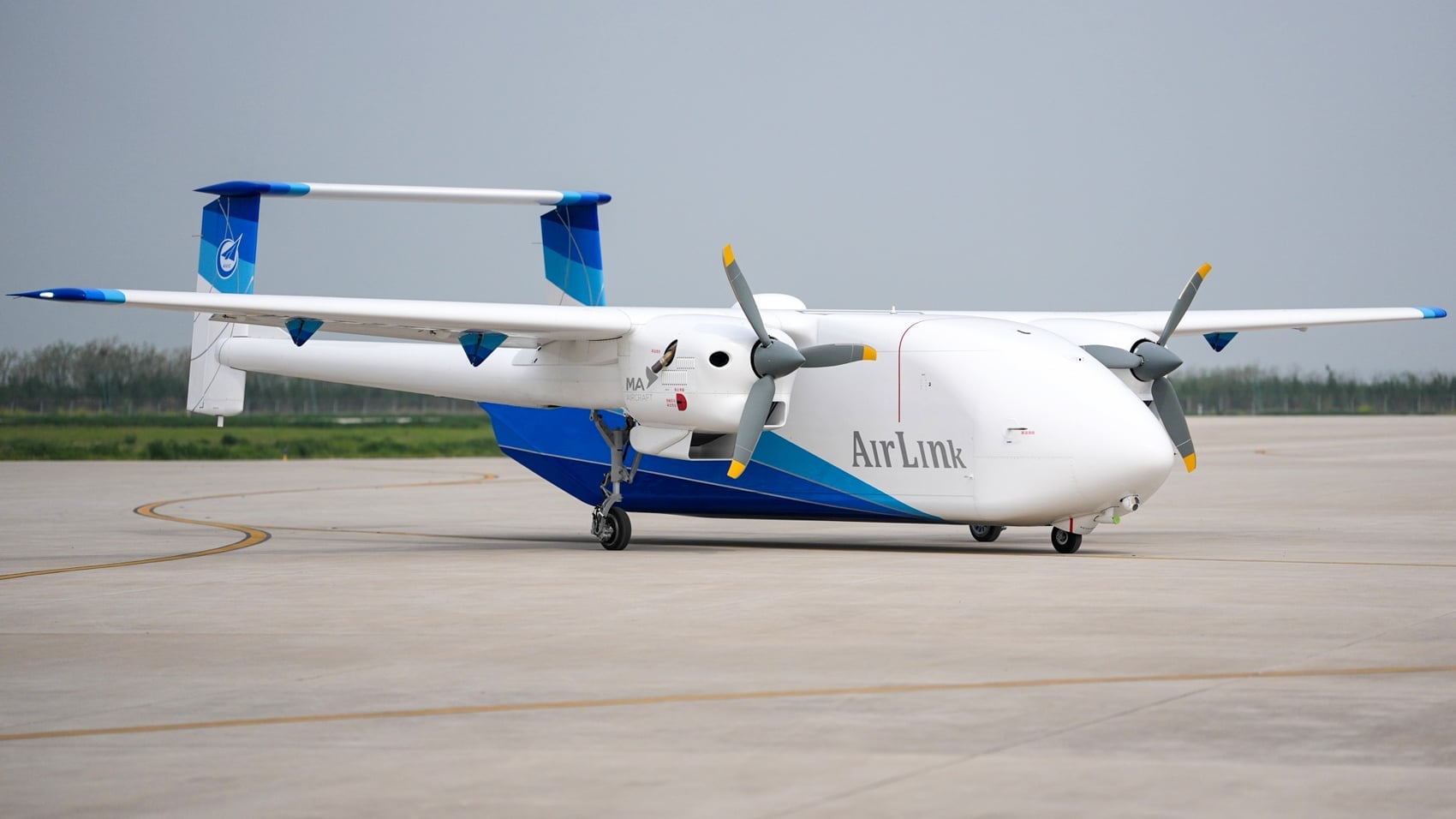 The twin-engine HH-200 freighter, built by Xi'an Aircraft Industry Group under AVIC.