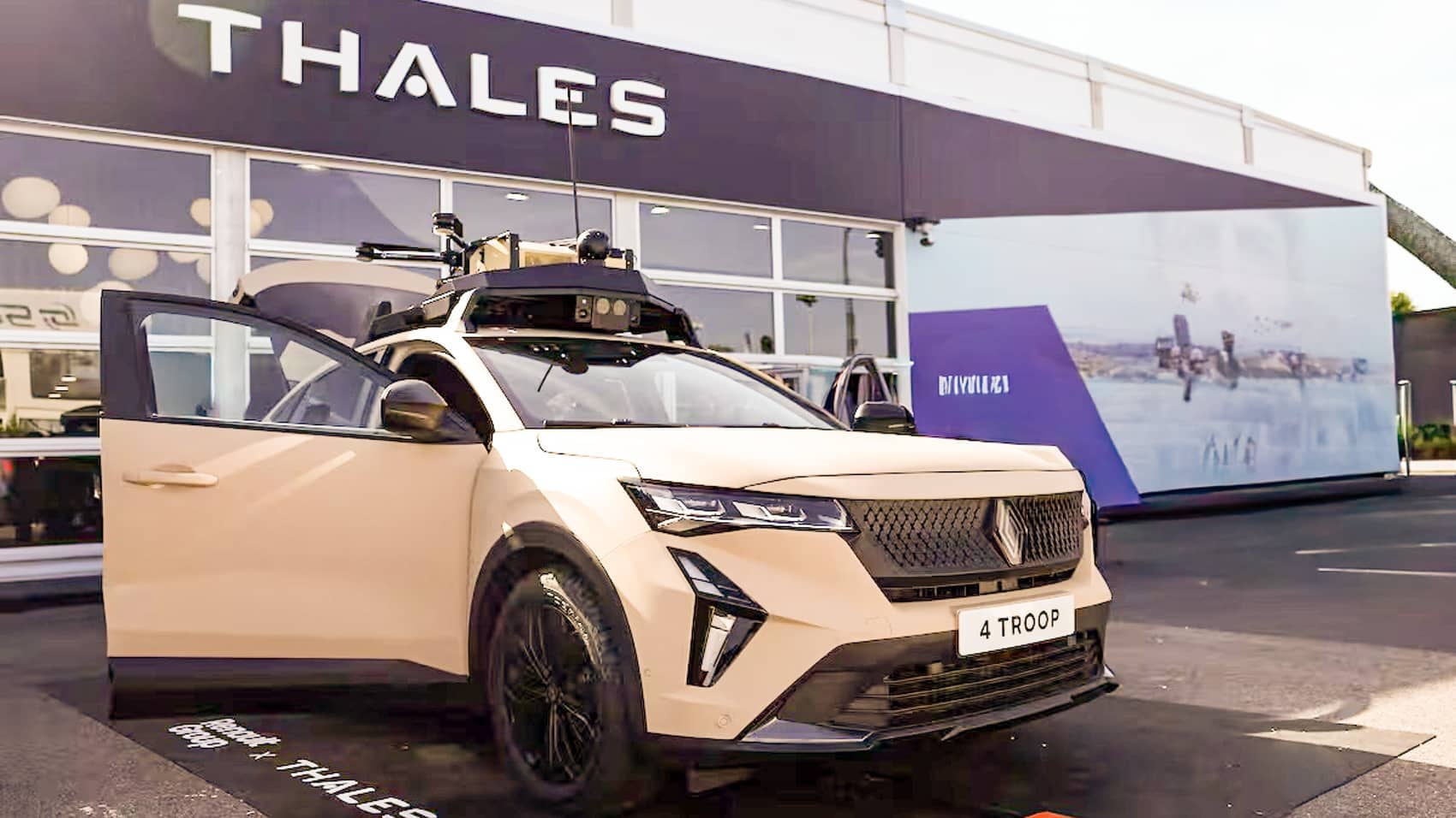 The 4 TROOP crew station running the Thales Combat Digital Platform and secure tactical communications.