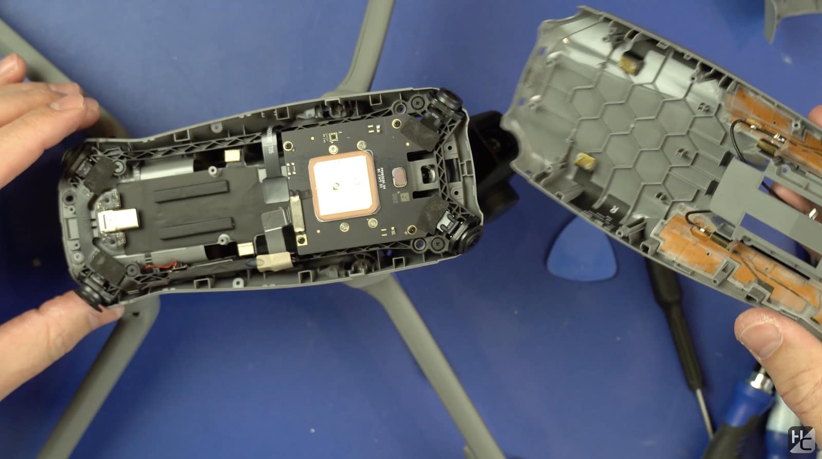 Cogito Specta Air teardown image comparing internal components to DJI Air 3 hardware