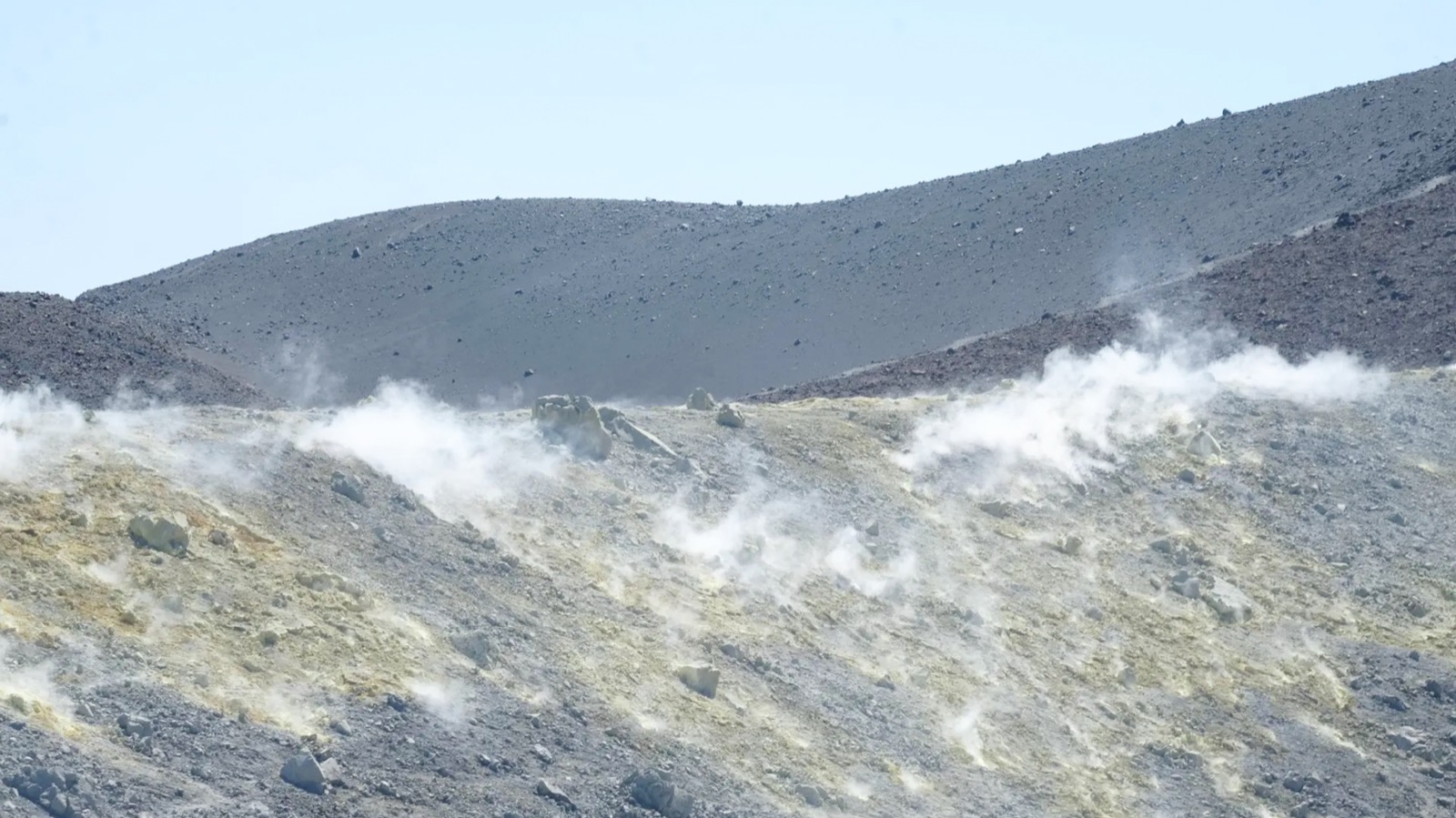 Drone flying over Vulcano volcanic gas plume for TUM laser mapping research